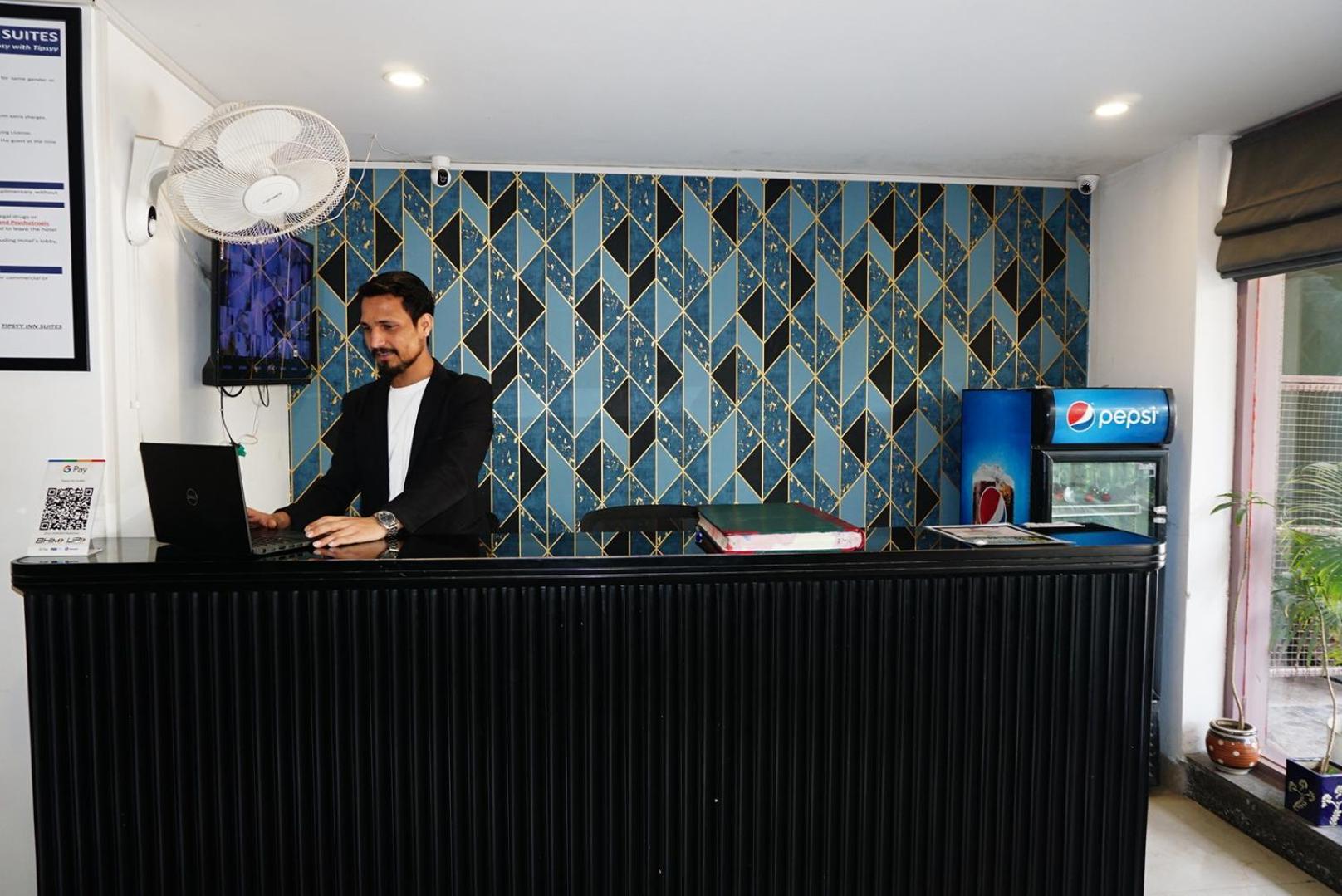 Tipsyy Inn 018 Gurgaon Eksteriør billede